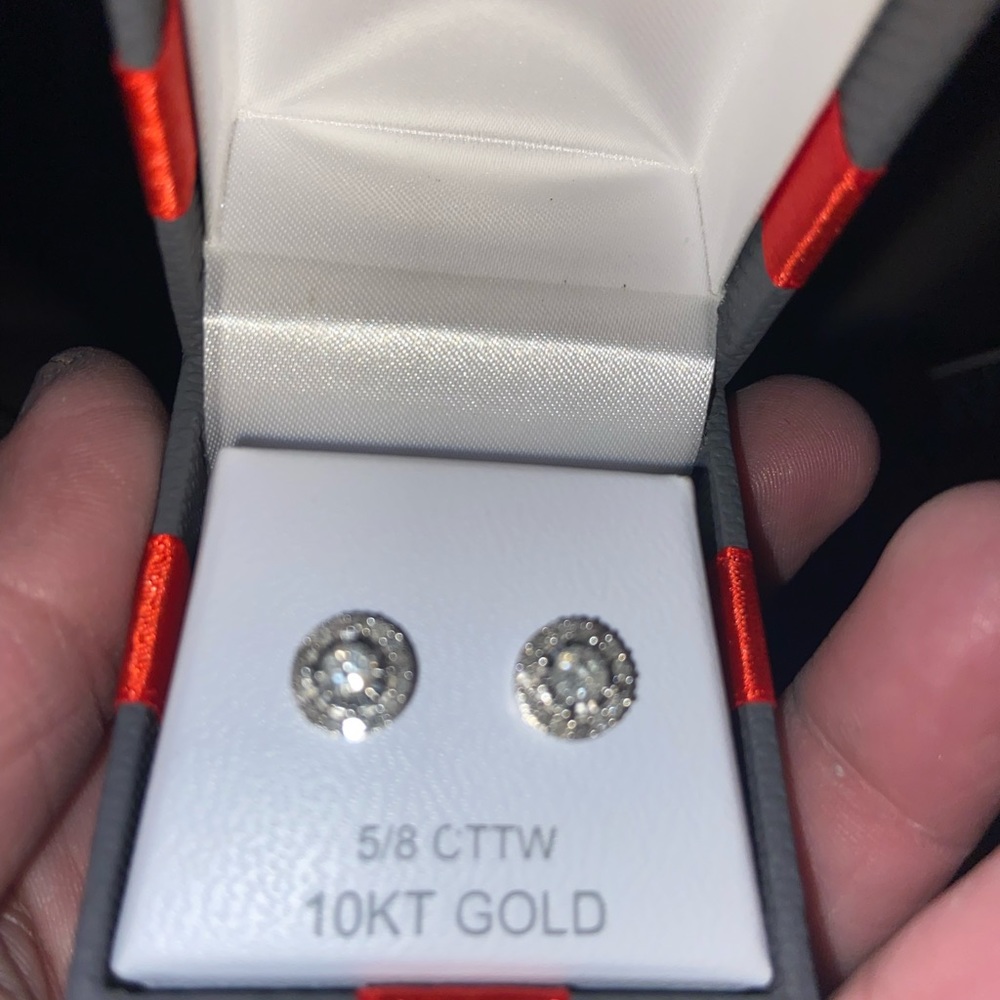 Diamond 5/8 earrings 10k white gold